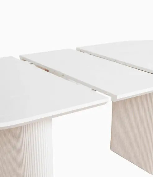 Table à manger extensible Iris crème effet bois  Rêve de Chic